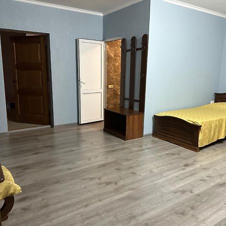 Gudauta Hotel Bagian luar foto